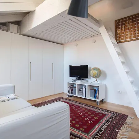 Apartament Charming Loft On The Navigli Mediolan