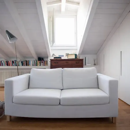 Charming Loft On The Navigli Apartament