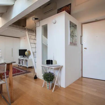 Charming Loft On The Navigli Daire Milano