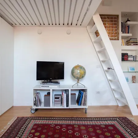 Apartament Charming Loft On The Navigli *